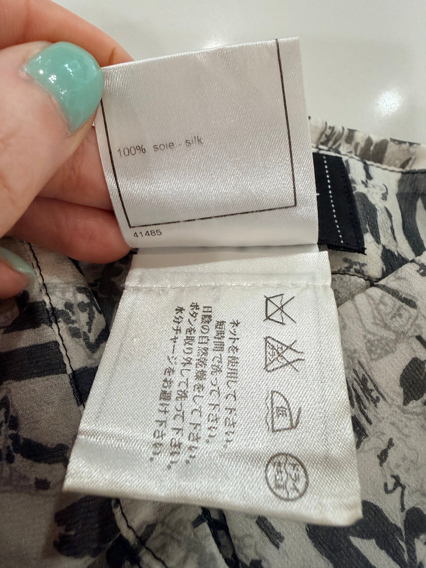 Chanel silk Fr 42 figures and logo pattern 03P top