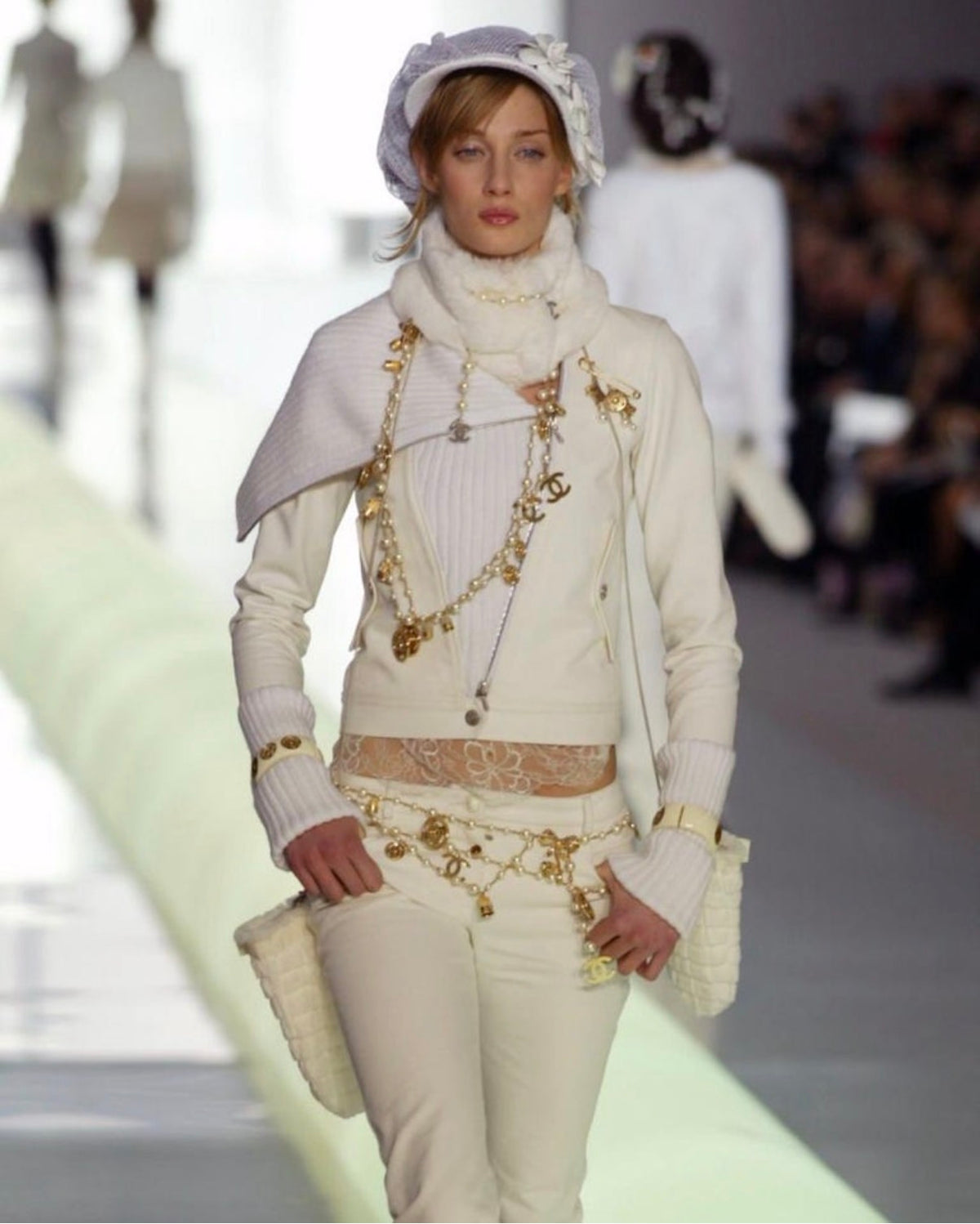 Chanel 2003 Fall rabbit fur collar and cuffs