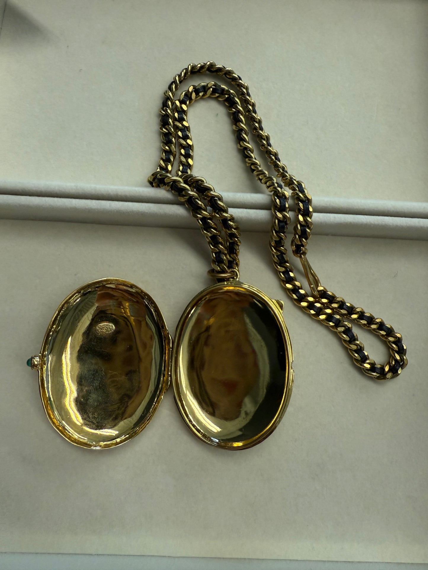 CHANEL RARE JUMBO LOCKET WITH LEATHER GILT CHAIN NECKLACE 1994