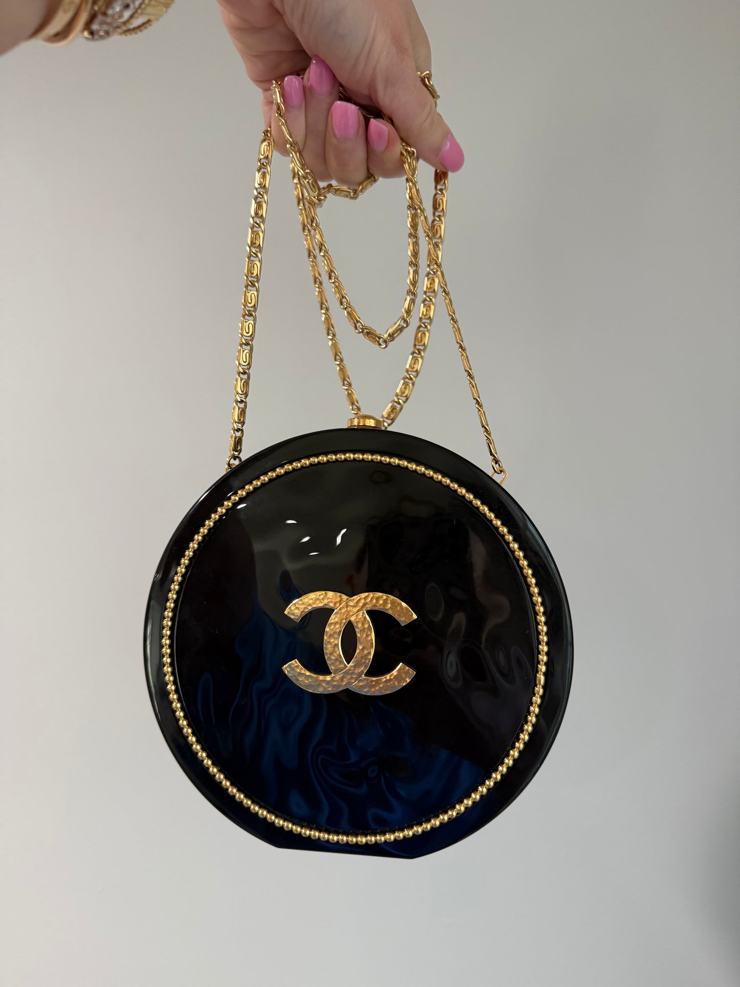 A LIMITED EDITION RUNWAY BLACK LUCITE & GOLD OWL EVENING BAG CHANEL, CRUISE 2018 Paris Greece Collection