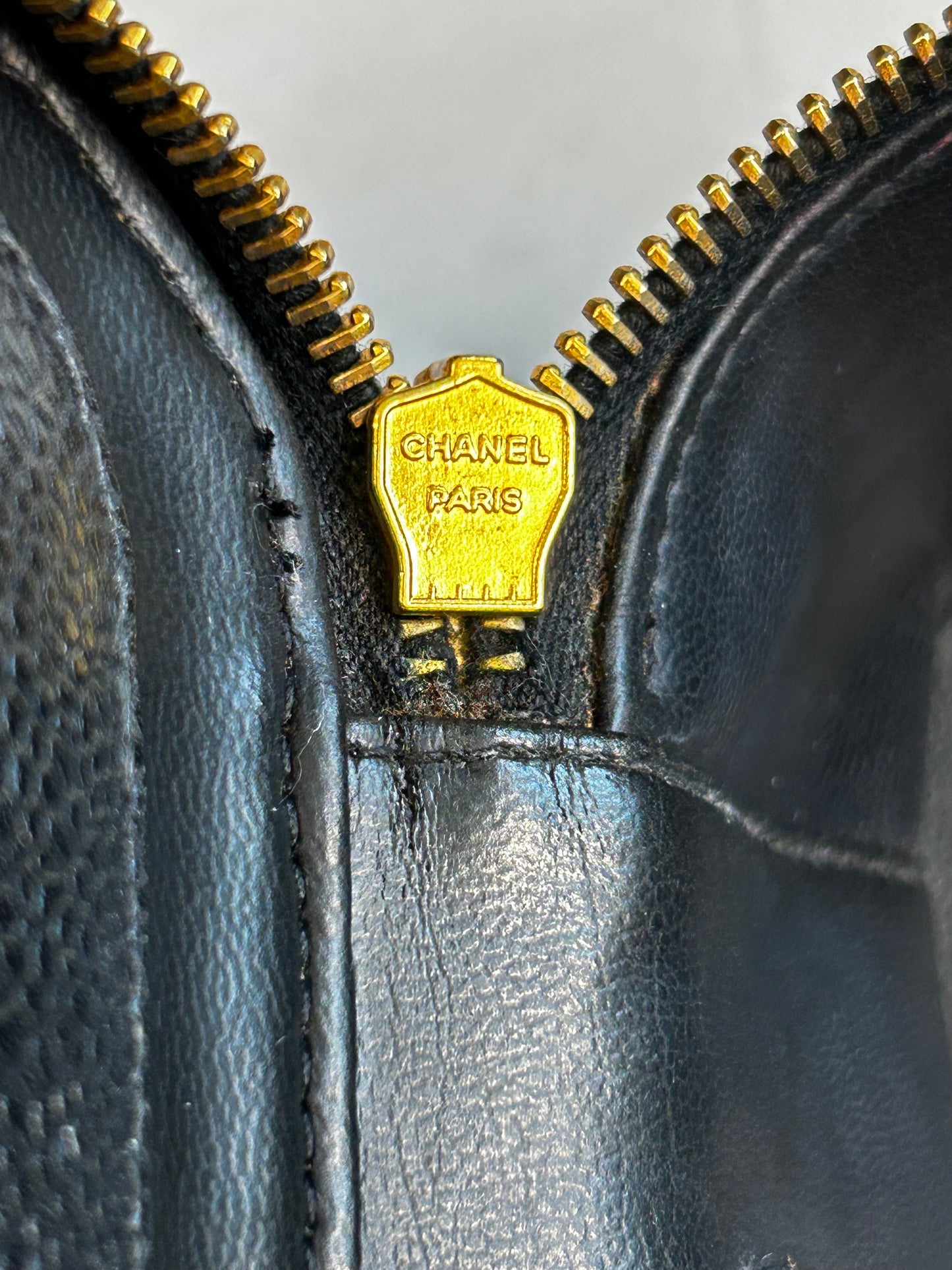 Vintage CC Vanity Case – Caviar Leather Black Gold Hardware