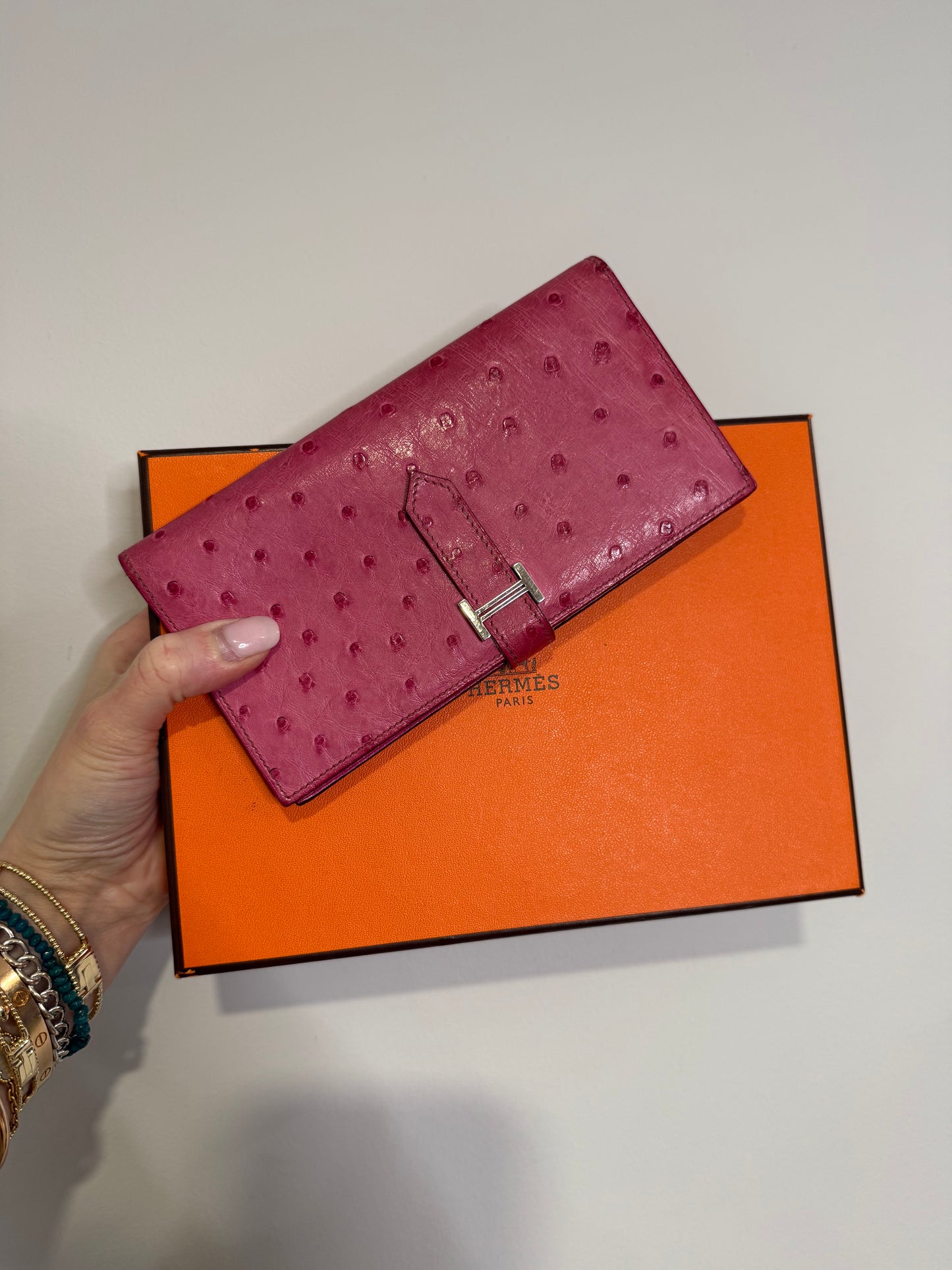 5101 HERMES Ostrich Bearn Wallet Fuchsia