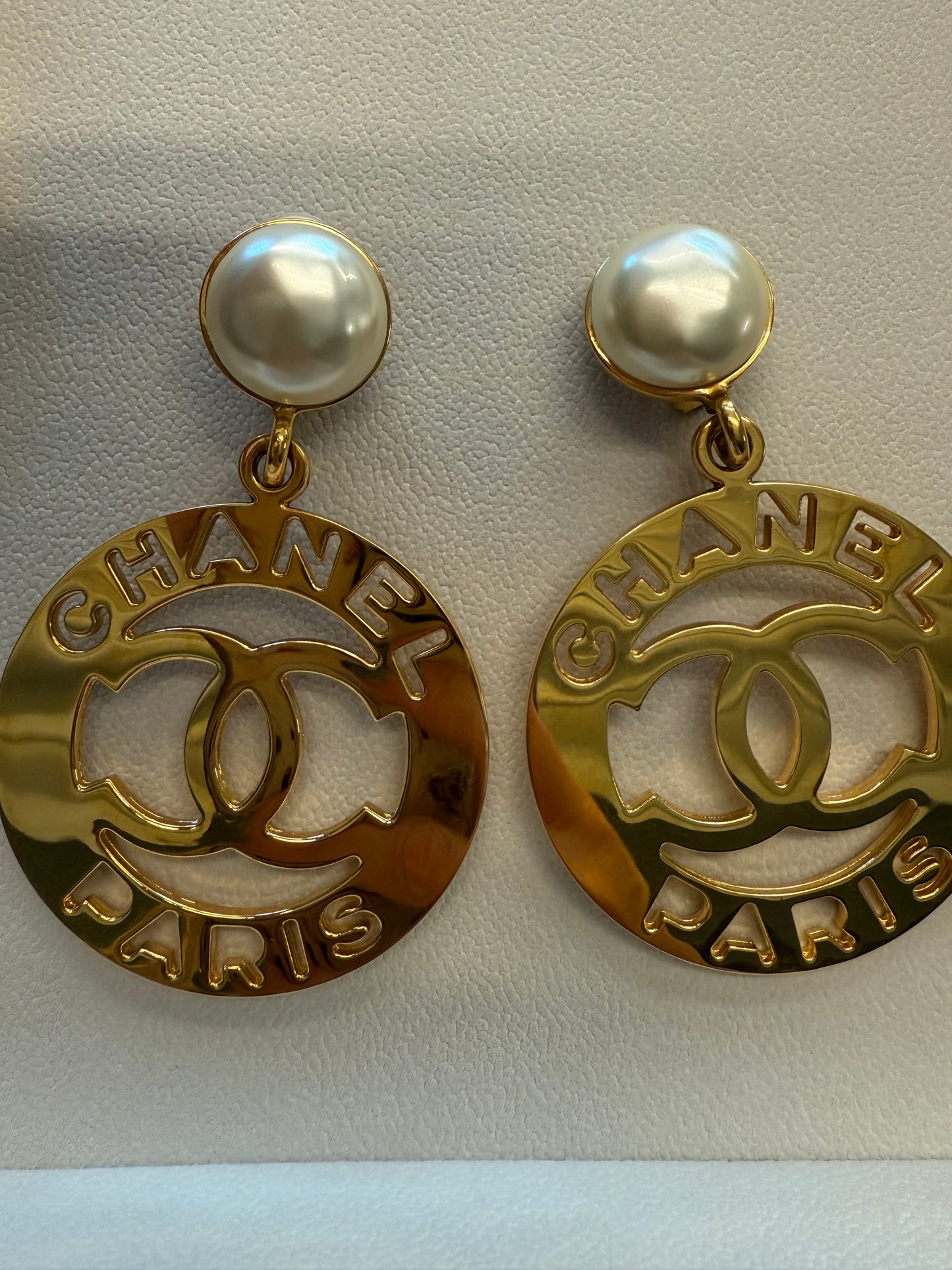 Chanel Hoop "CHANEL PARIS" with Gripoax Pearl Clip On Earrings