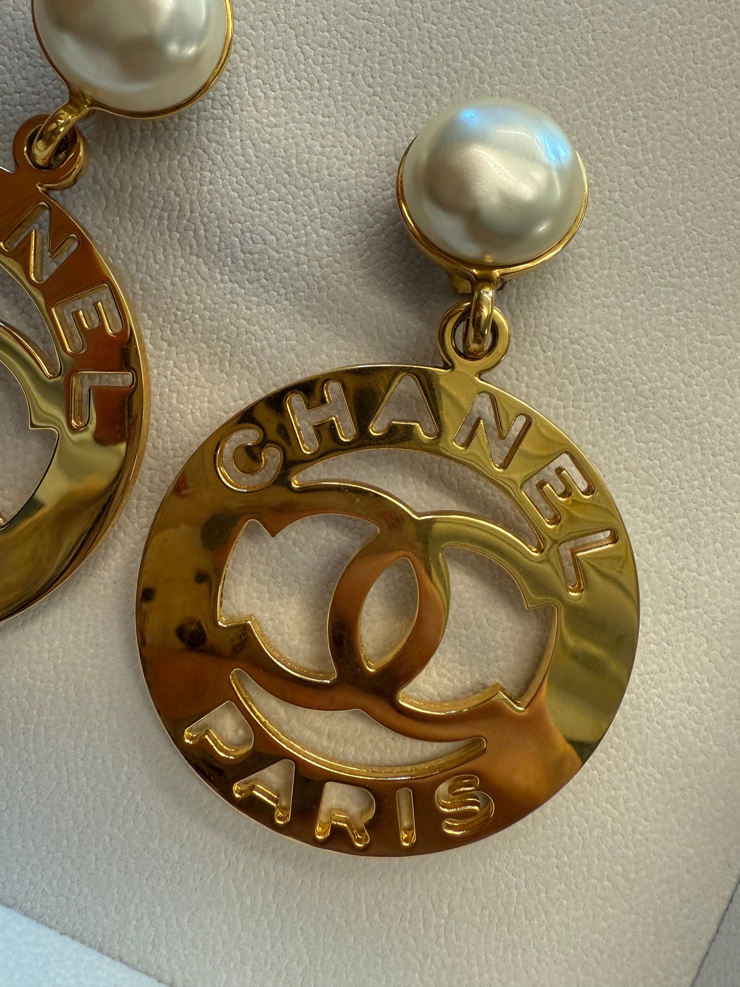 Chanel Hoop "CHANEL PARIS" with Gripoax Pearl Clip On Earrings