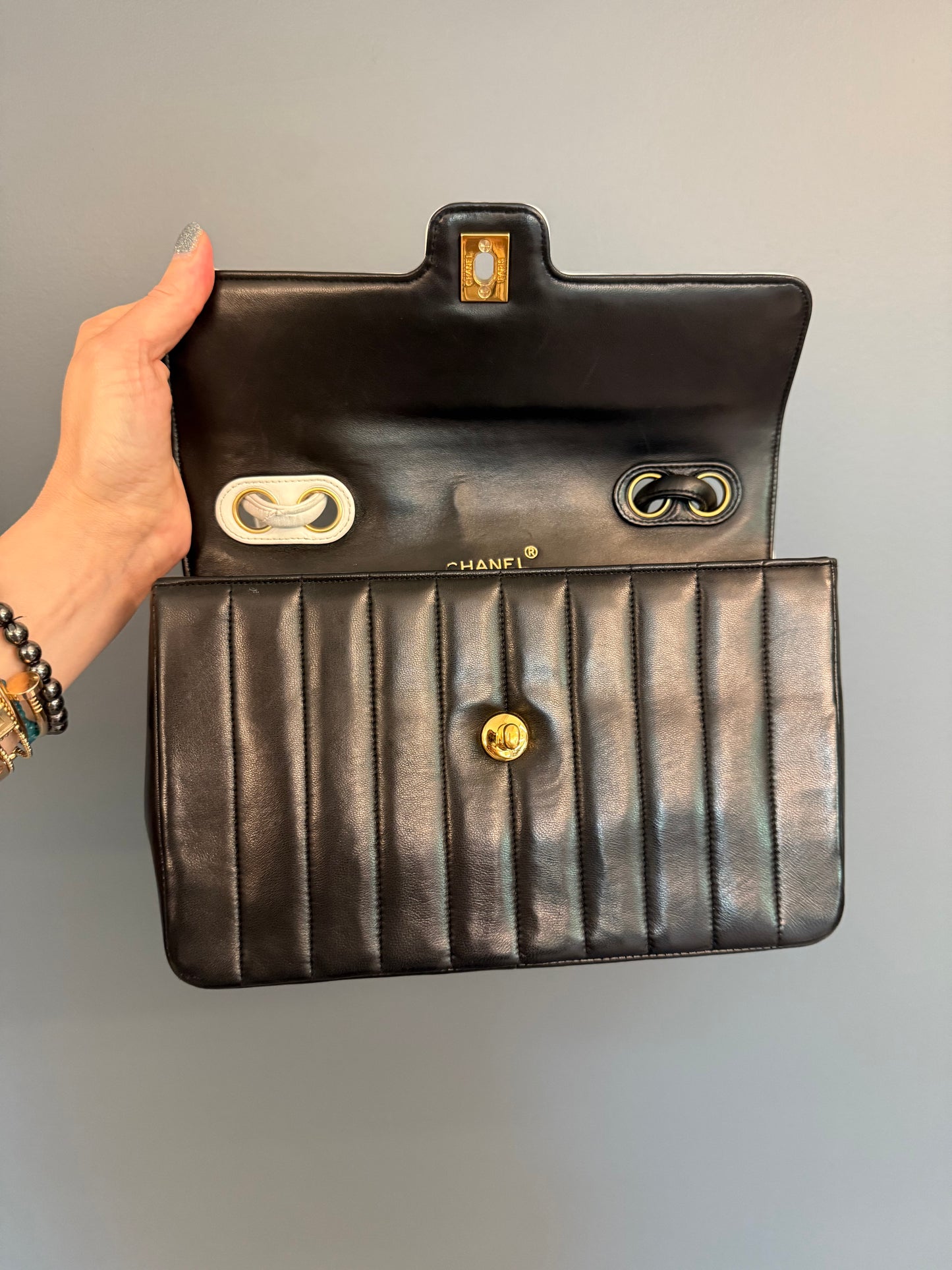 Chanel Shoulder Bag Vintage CC Front Turn Lock Flap in Black/White Lambskin Leather and Gold hardware