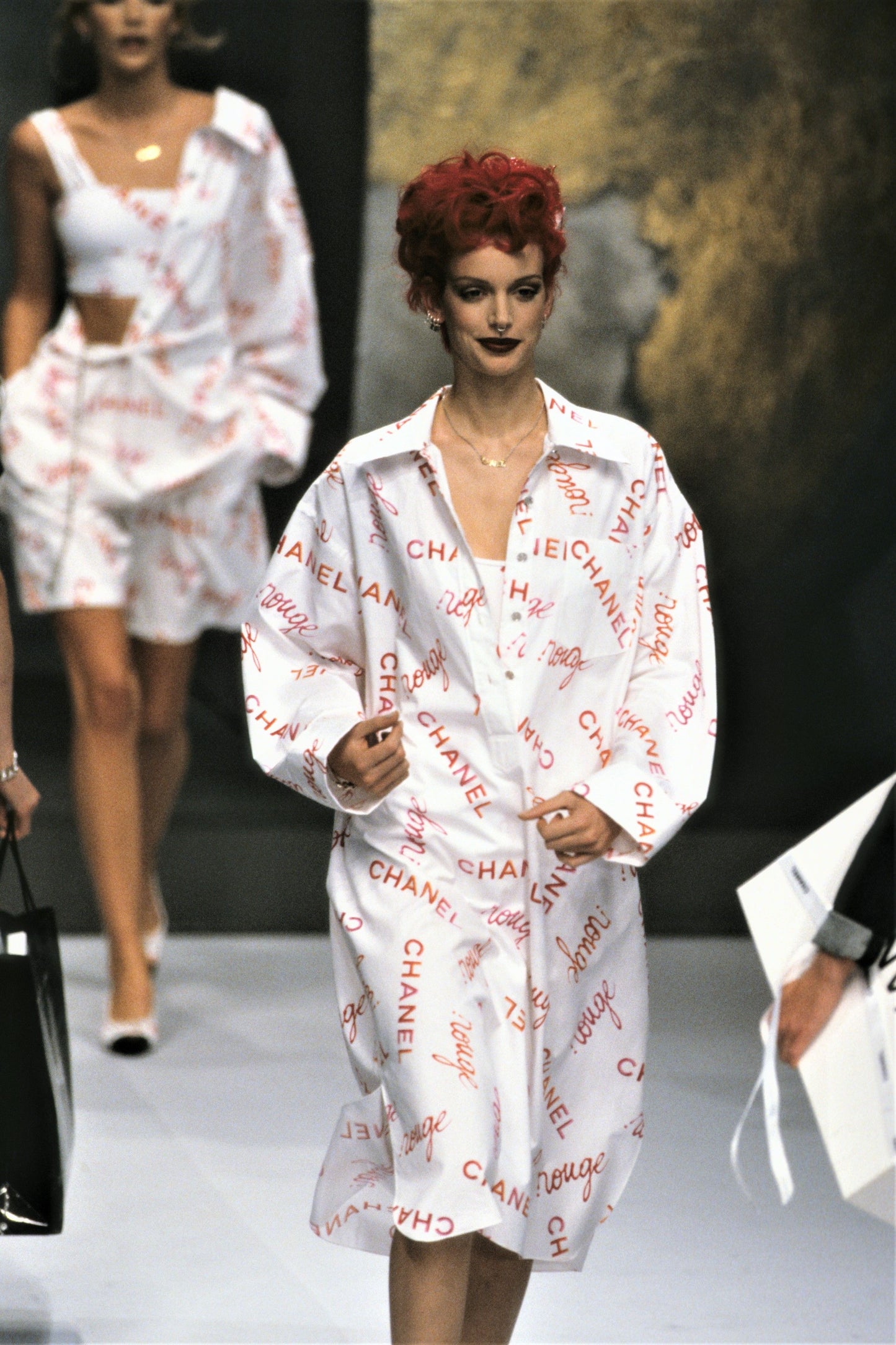 CHANEL Pre-owned 1996 Logo Print Silk T-shirt In Black Fr 42