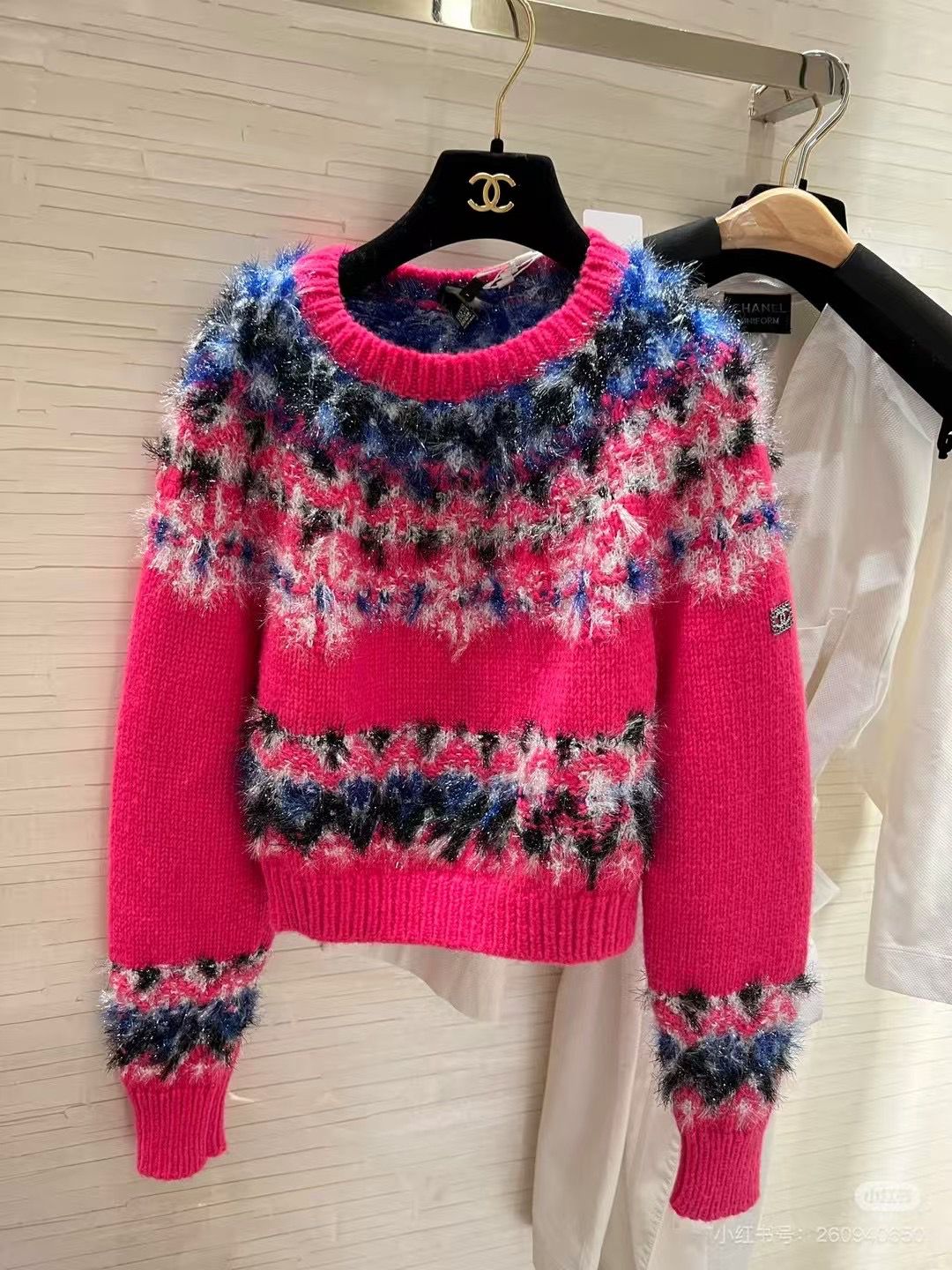 CHANEL 21K CC PINK BLUE BLACK WHITE CC LOGO CASHMERE SILK RUNWAY SWEATER