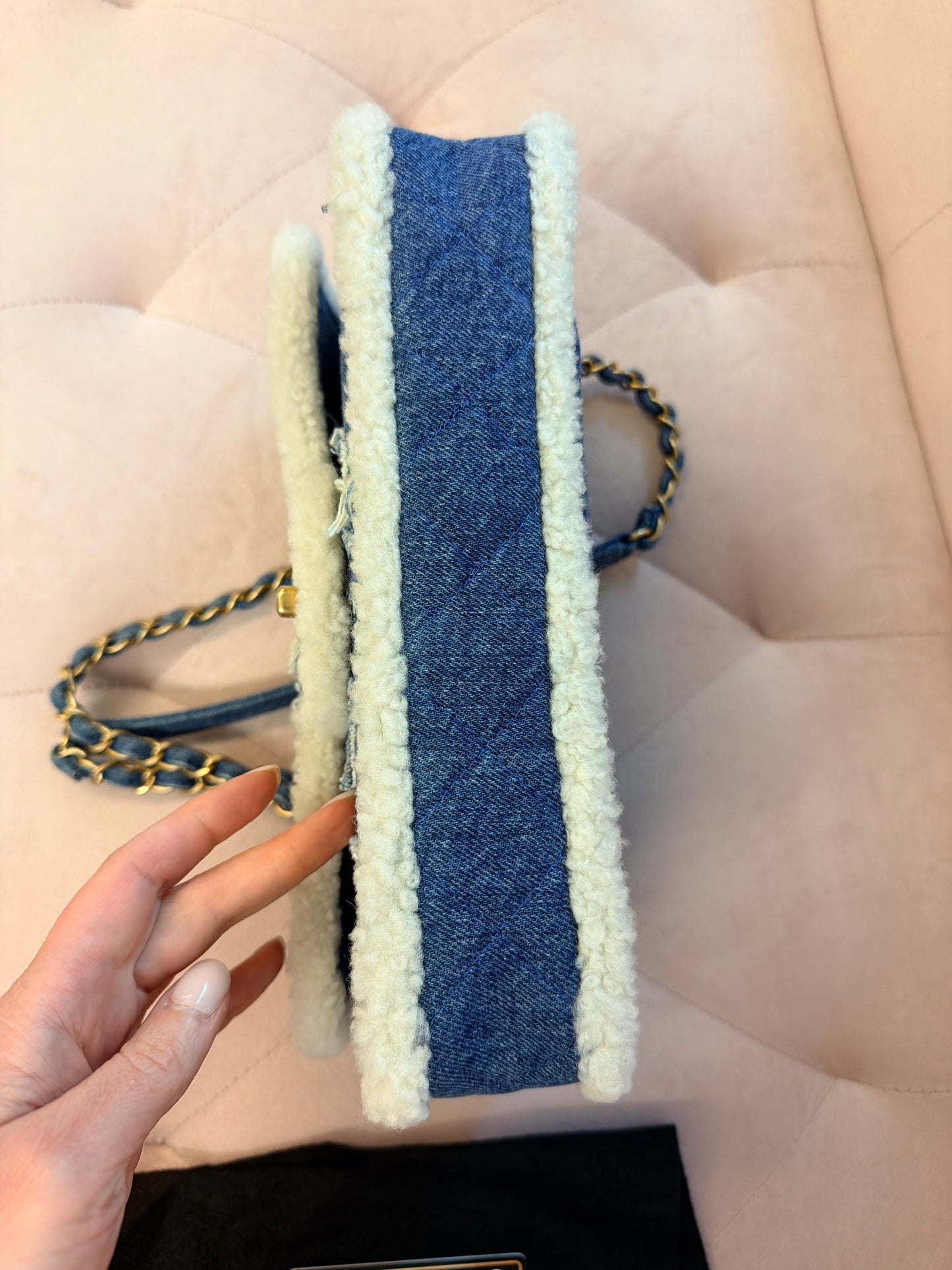 CHANEL 19A EGYPTIAN DENIM BLUE SHEARLING HIEROGLYPHIC MEDIUM FLAP BAG PARIS-NY GHW
