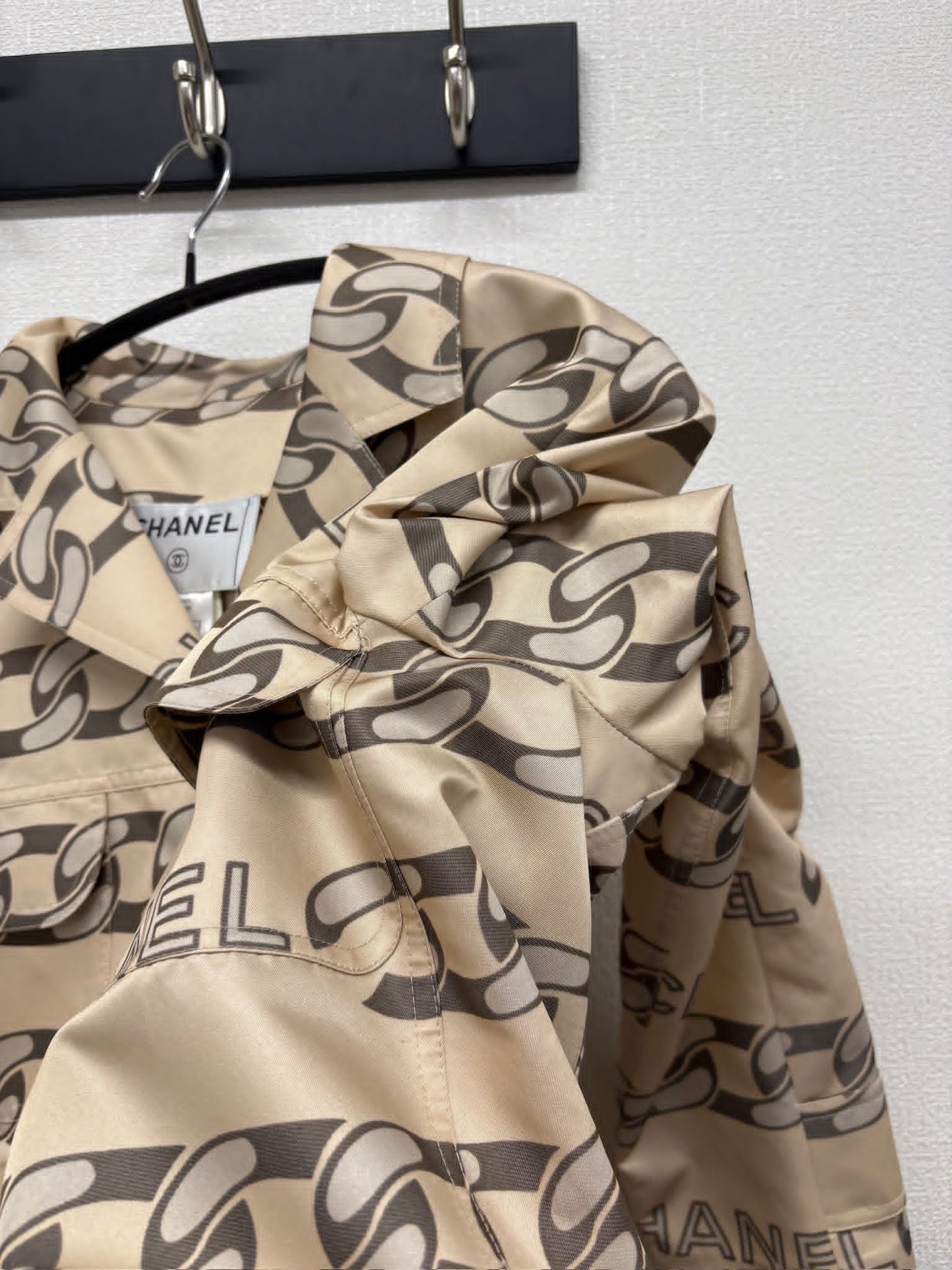 Chanel beige logo trench jacket fr 38