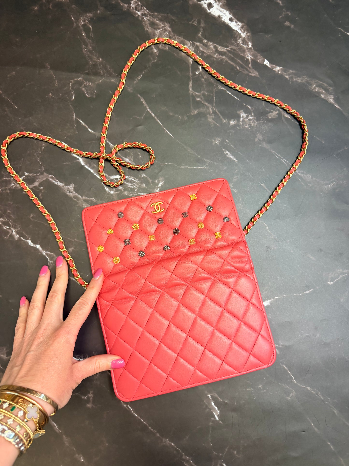 CHANEL Pre-Owned Pink 2019 Icons WOC wallet-on-chain bag