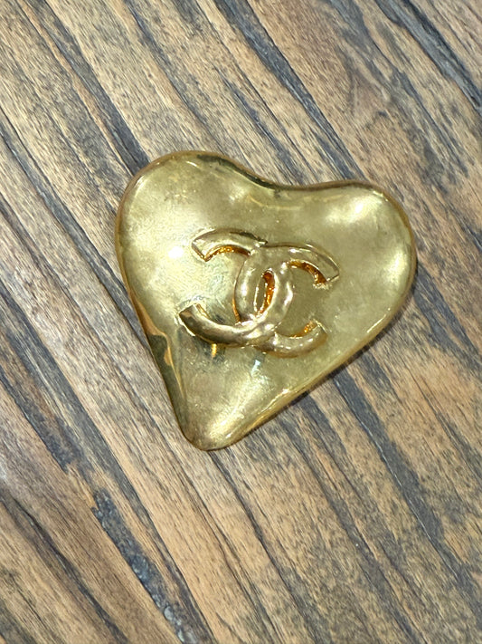 CHANEL CC Logos Heart Pin Brooch Gold Plated 93P