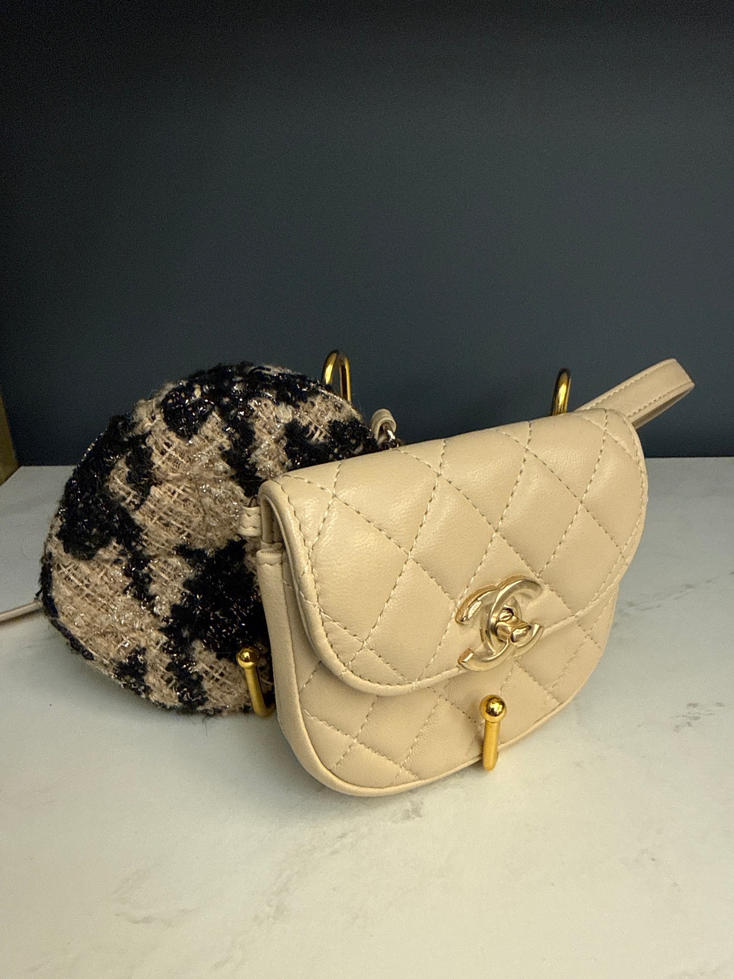 CHANEL 19K Beige Houndstooth Waist Belt Bag with Coin Purse