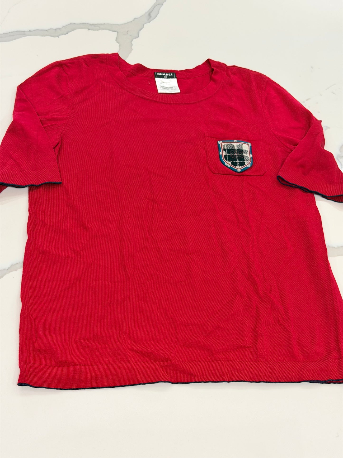 Chanel red wool tshirt with crest on chest fr 40+ balance