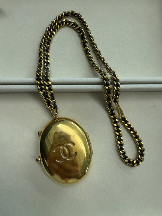 CHANEL RARE JUMBO LOCKET WITH LEATHER GILT CHAIN NECKLACE 1994