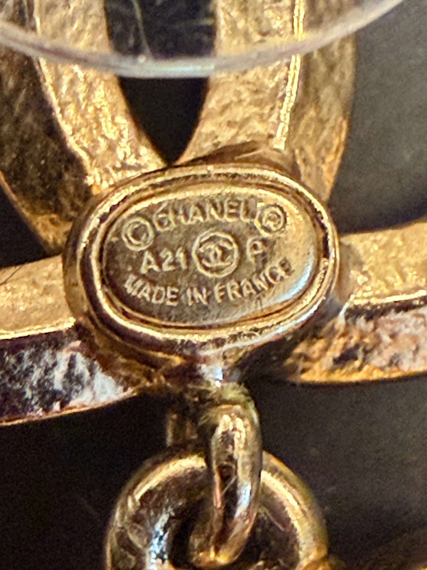 CHANEL LARGE 5 STUD EARRINGS IN GILT METAL