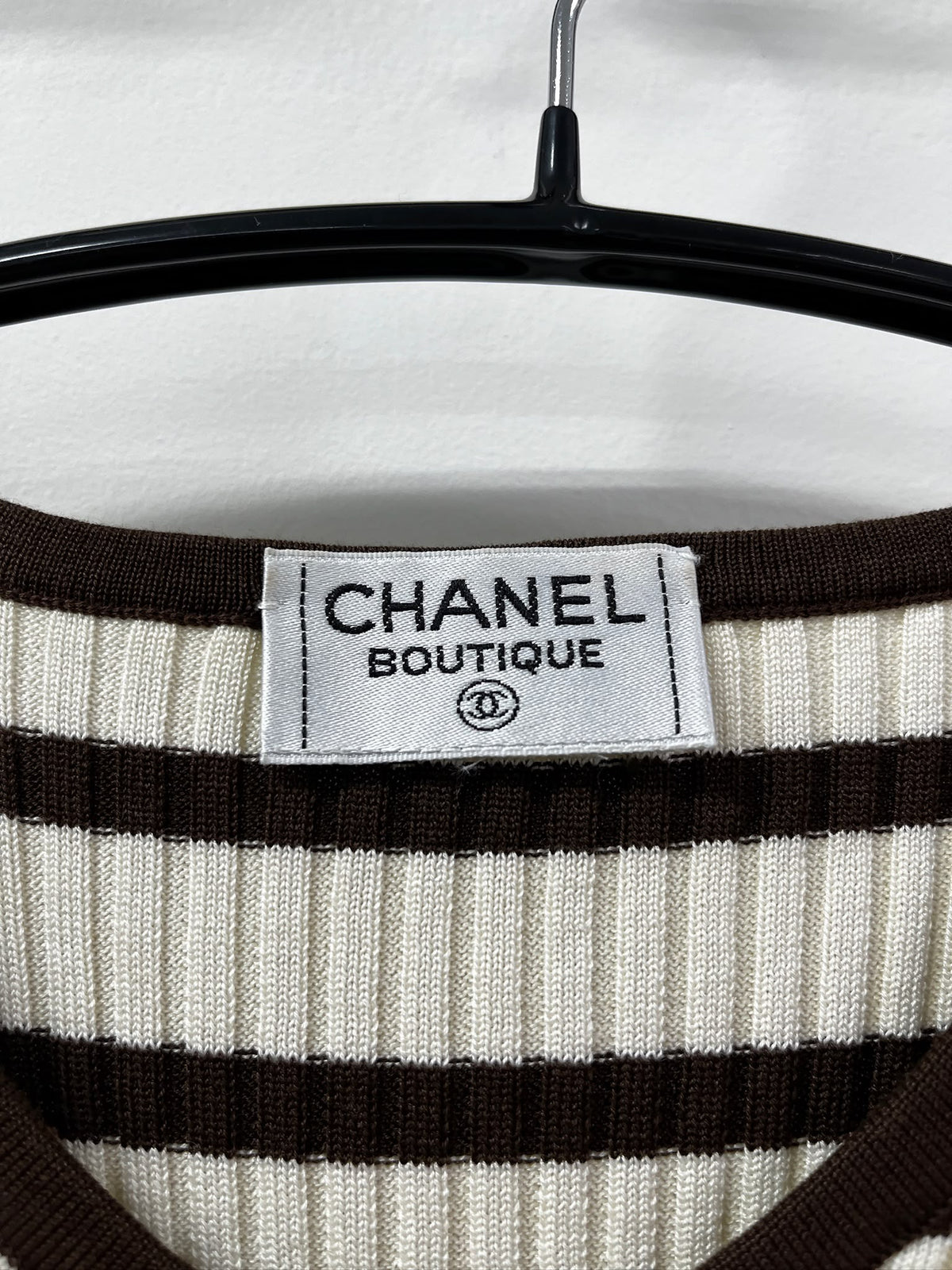 Chanel CC embroidered Logo tank top in Beige and Brown fr40