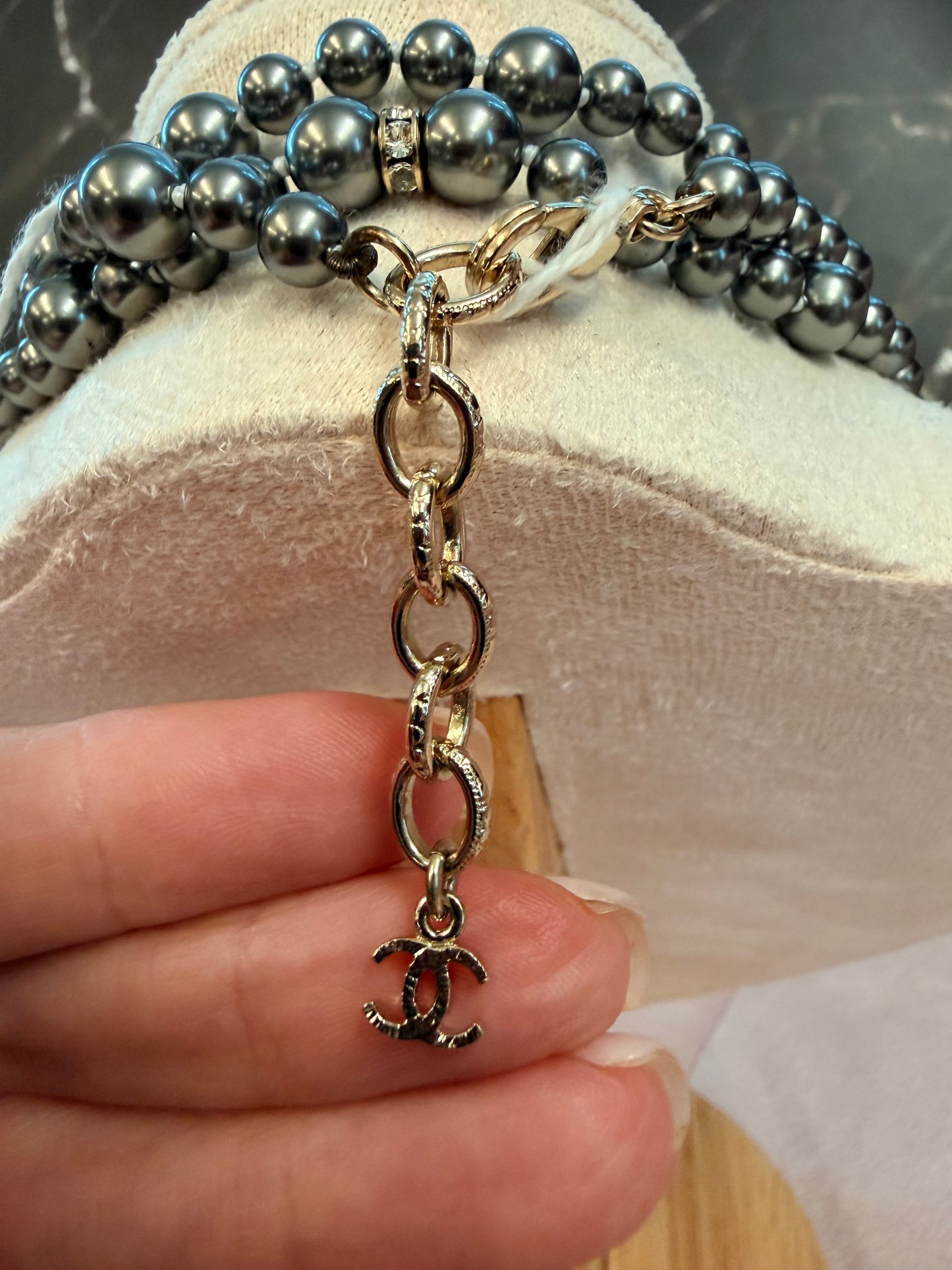 Chanel Silver Grey Pearl necklace with strass details
