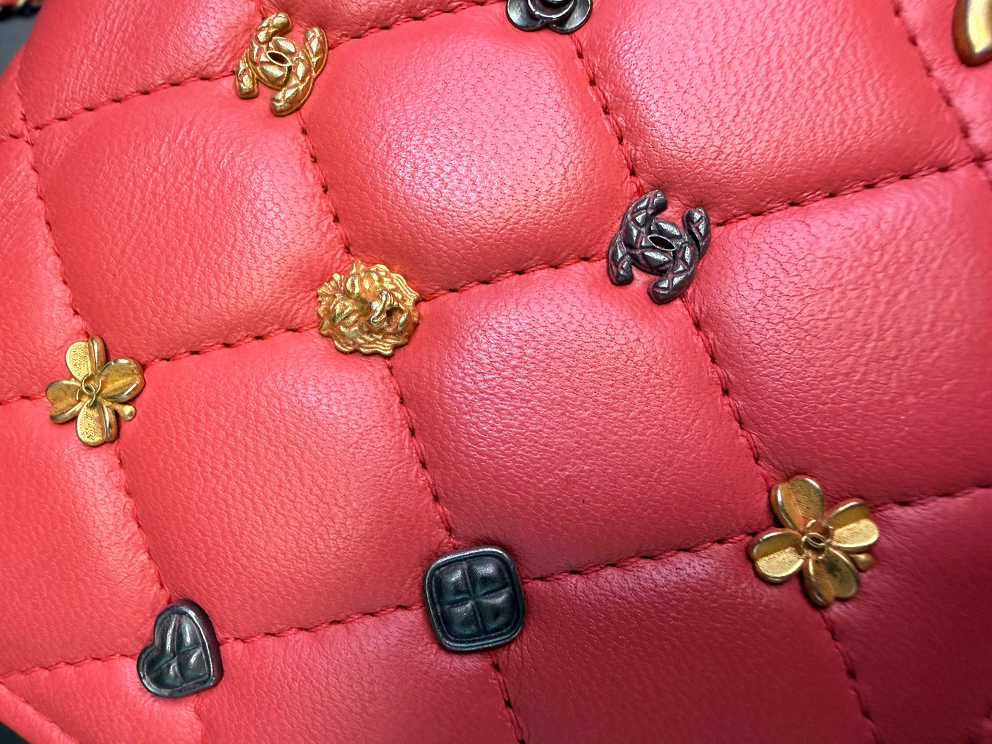 CHANEL Pre-Owned Pink 2019 Icons WOC wallet-on-chain bag