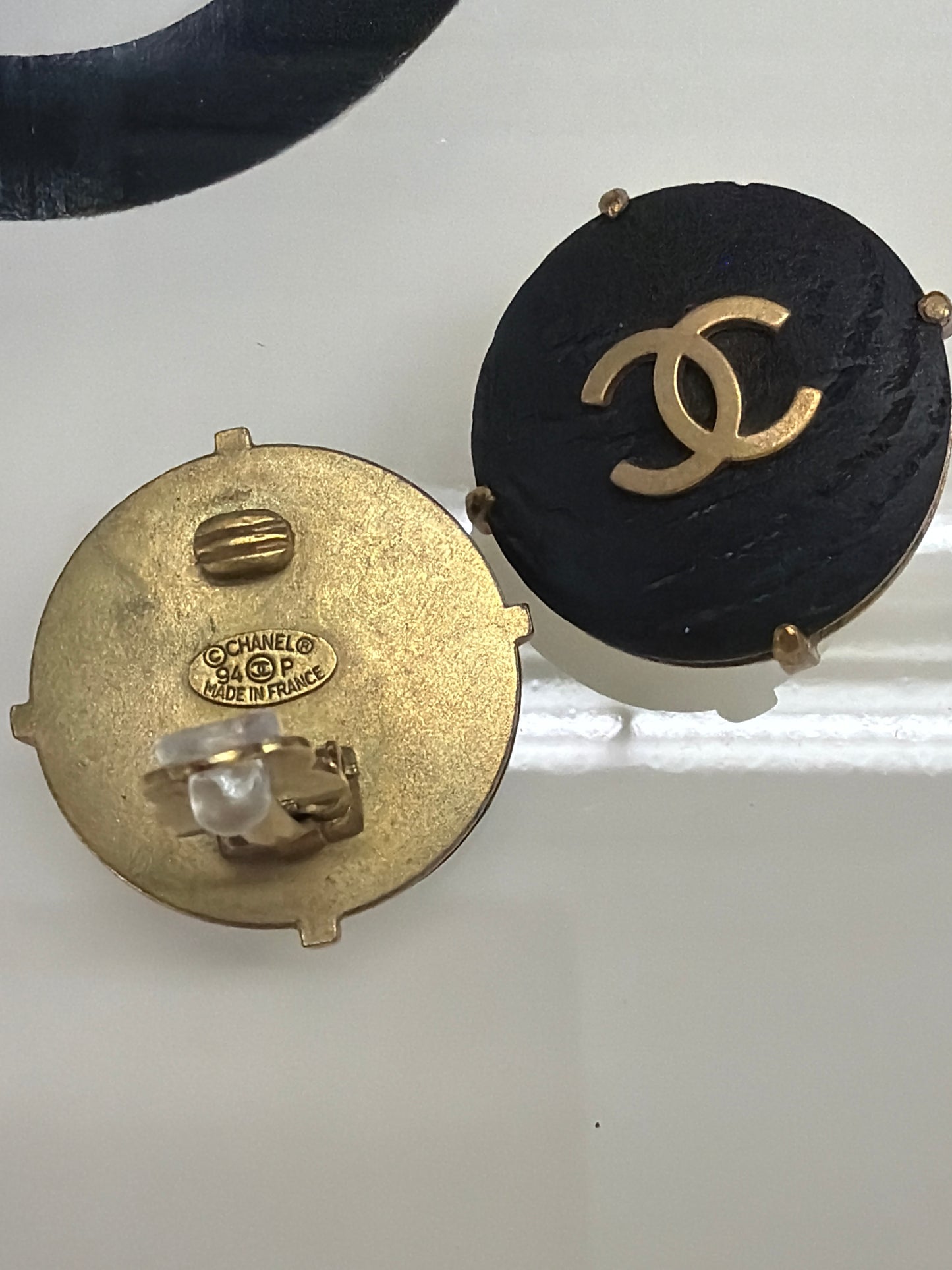 Chanel Black wood and 24k gold plated clips from 94P