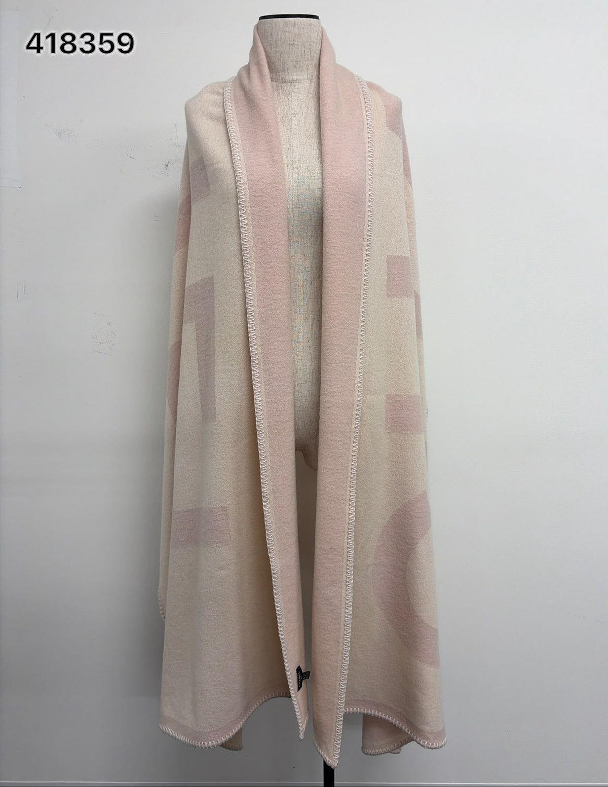 Logo Cashmere Pink Cream XL Shawl