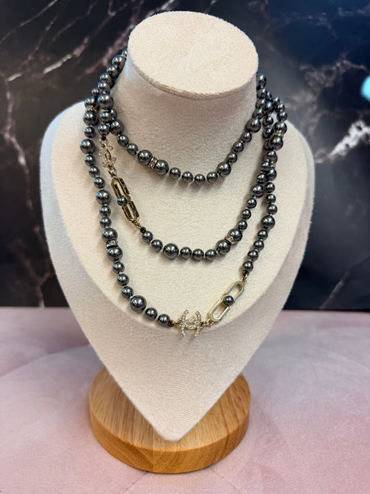 Chanel Silver Grey Pearl necklace with strass details