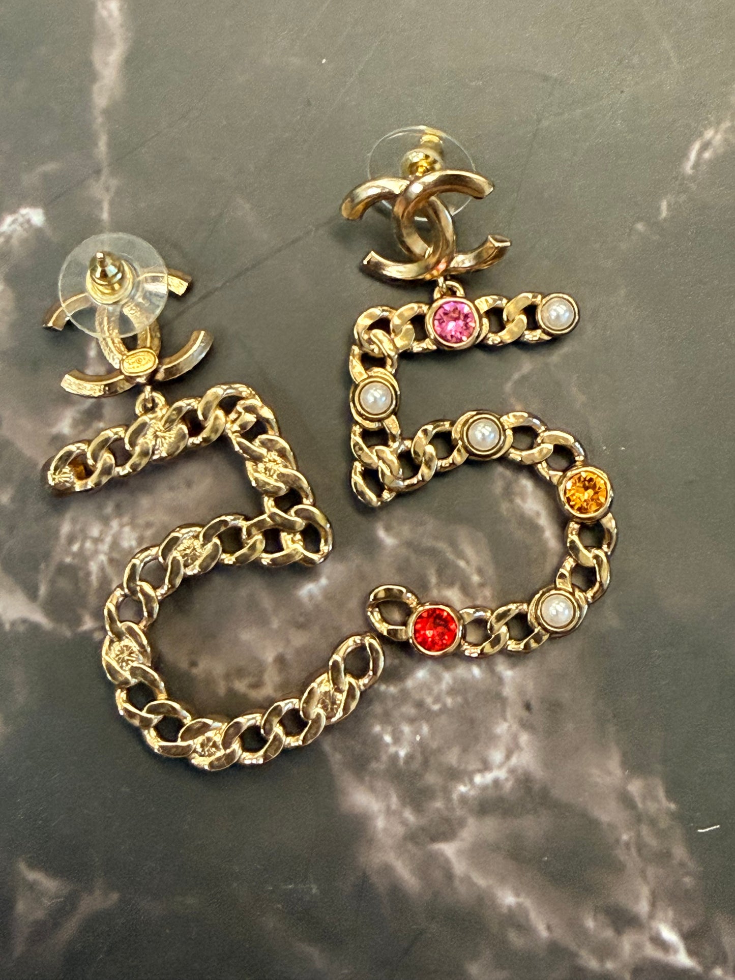 CHANEL LARGE 5 STUD EARRINGS IN GILT METAL