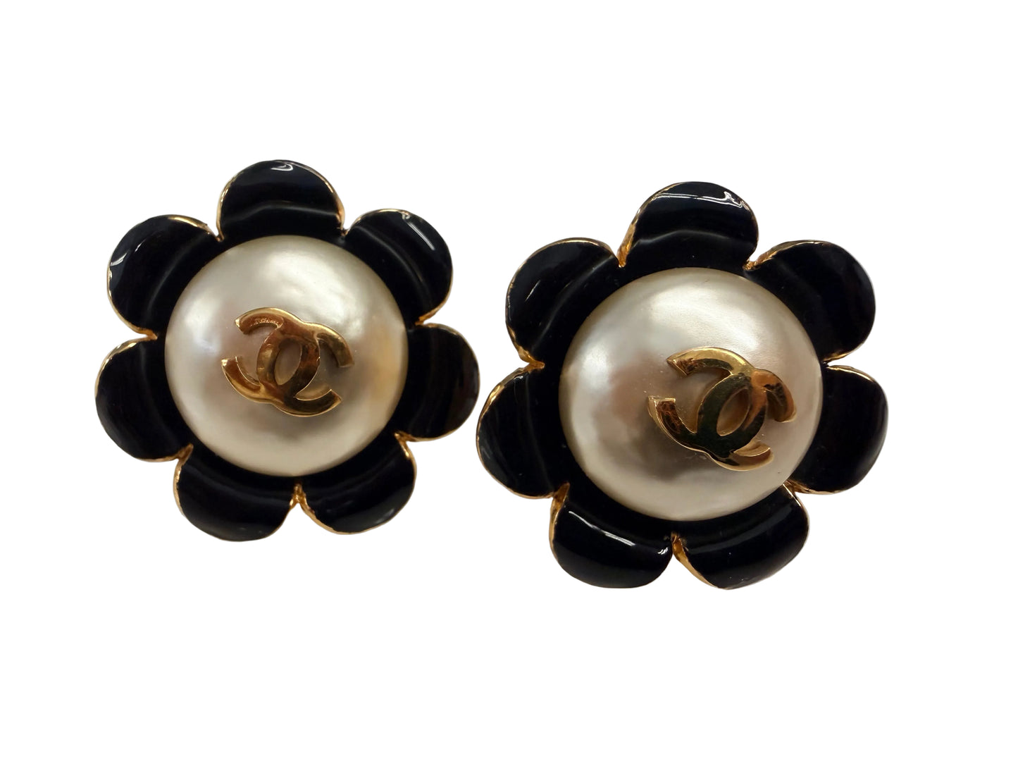 Chanel White Black Gold Flower Pearl Earrings Multiple colors Gold-plated collection 25