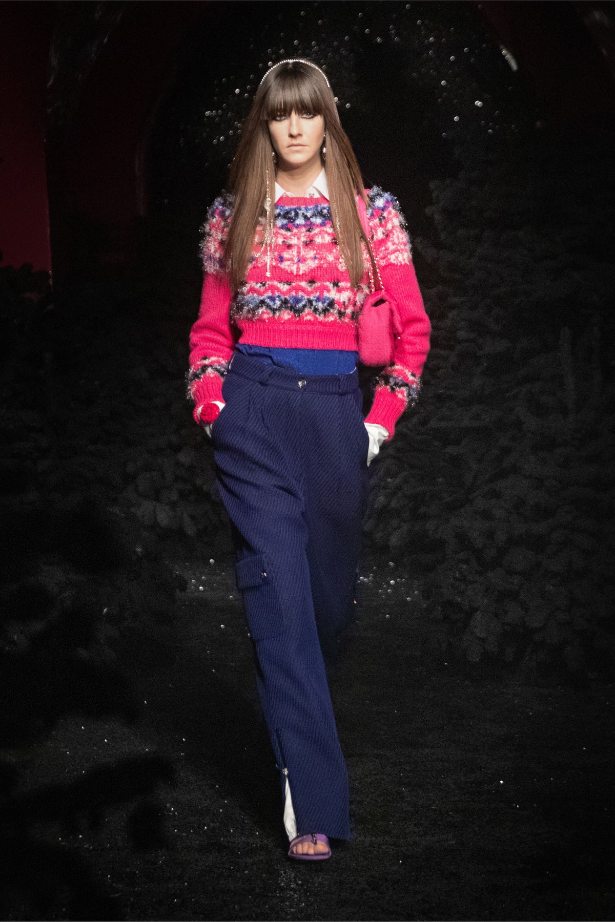 CHANEL 21K CC PINK BLUE BLACK WHITE CC LOGO CASHMERE SILK RUNWAY SWEATER