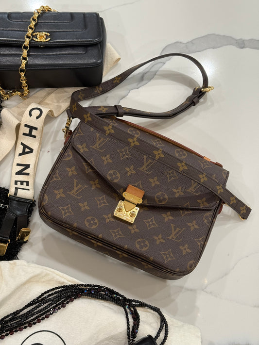 Louis Vuitton Matis Pouchette Chipped