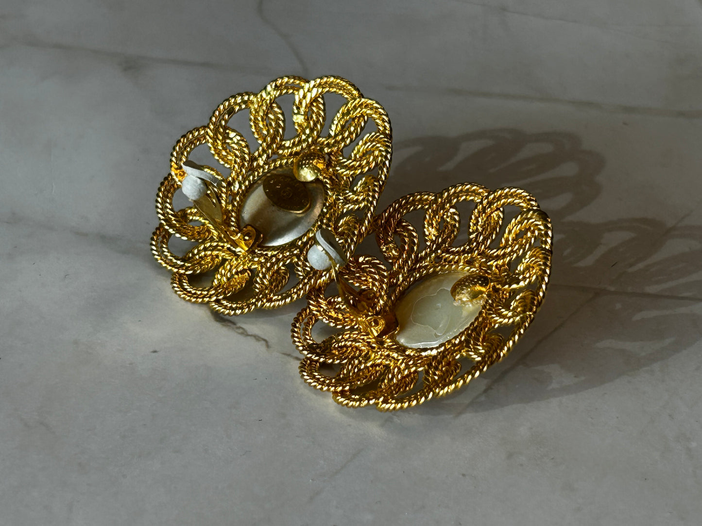 CHANEL GOLD TWISTED METAL AND FAUX WHITE BEADS CLIP ON EARRINGS 1990
