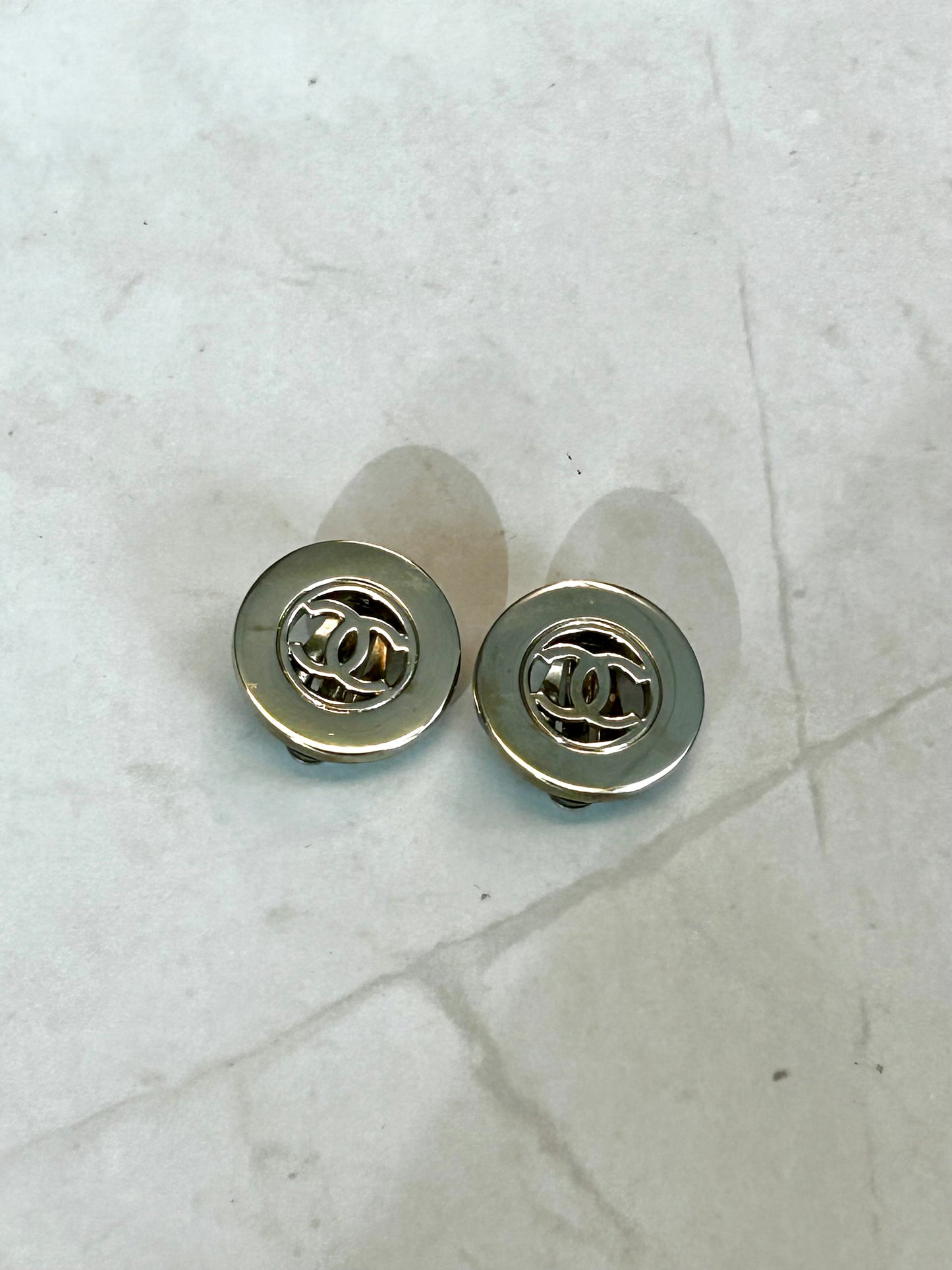 Chanel Silver Clip on earrings 98P