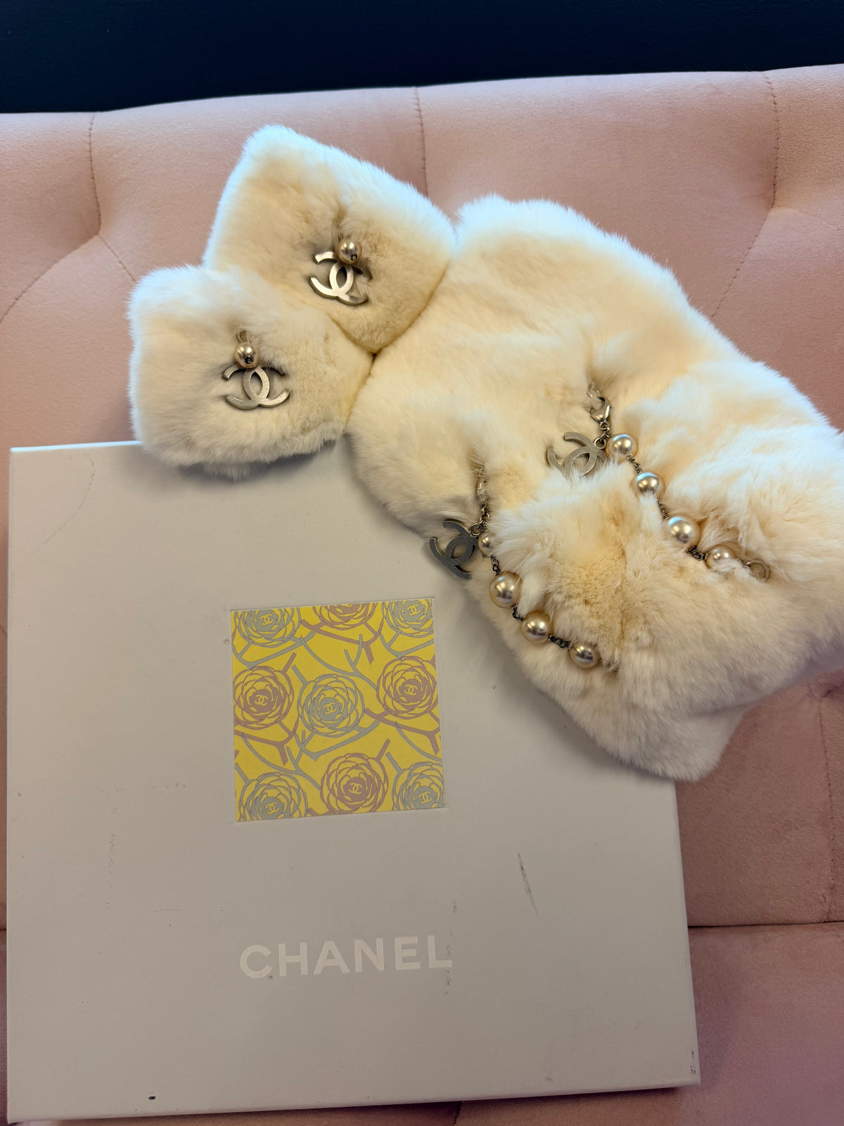Chanel 2003 Fall rabbit fur collar and cuffs