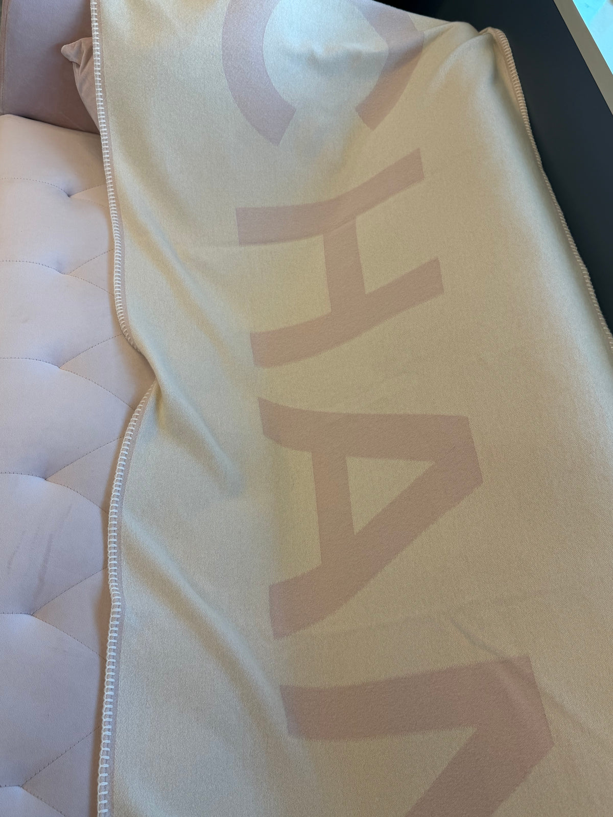 Logo Cashmere Pink Cream XL Shawl