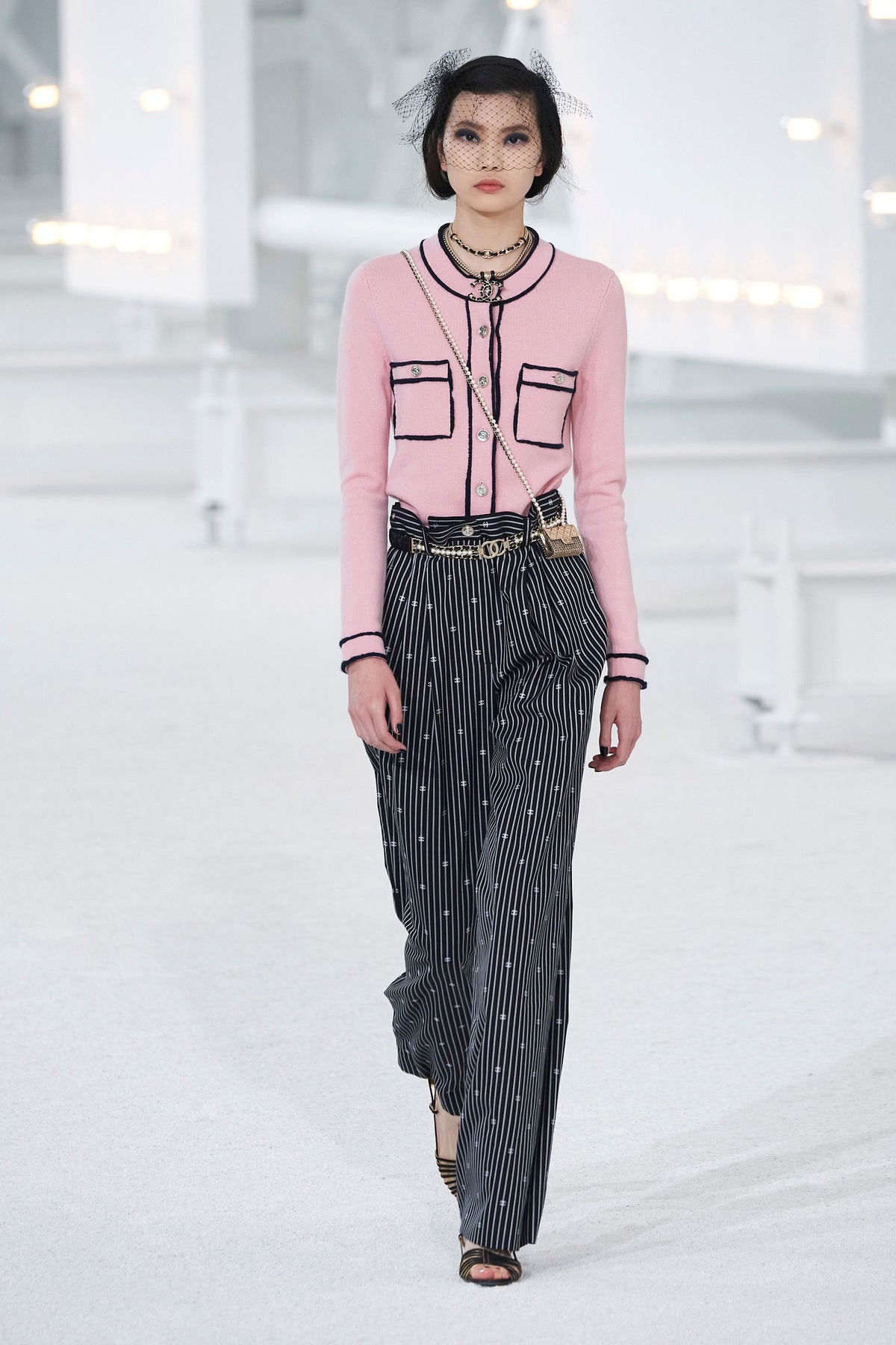 CHANEL 21P Runway 100% cashmere No. 5 button cardigans FR48