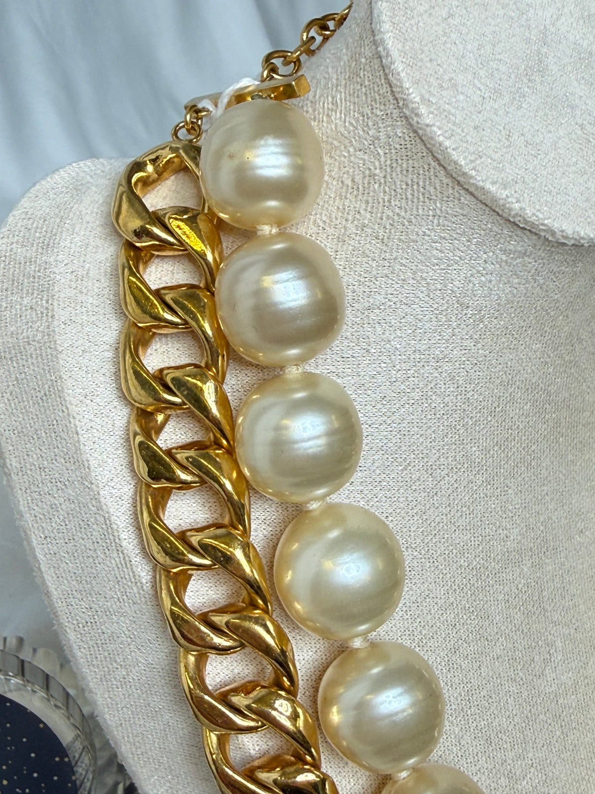 CHANEL Oversized Vintage Faux Pearl Curb Chain Necklace