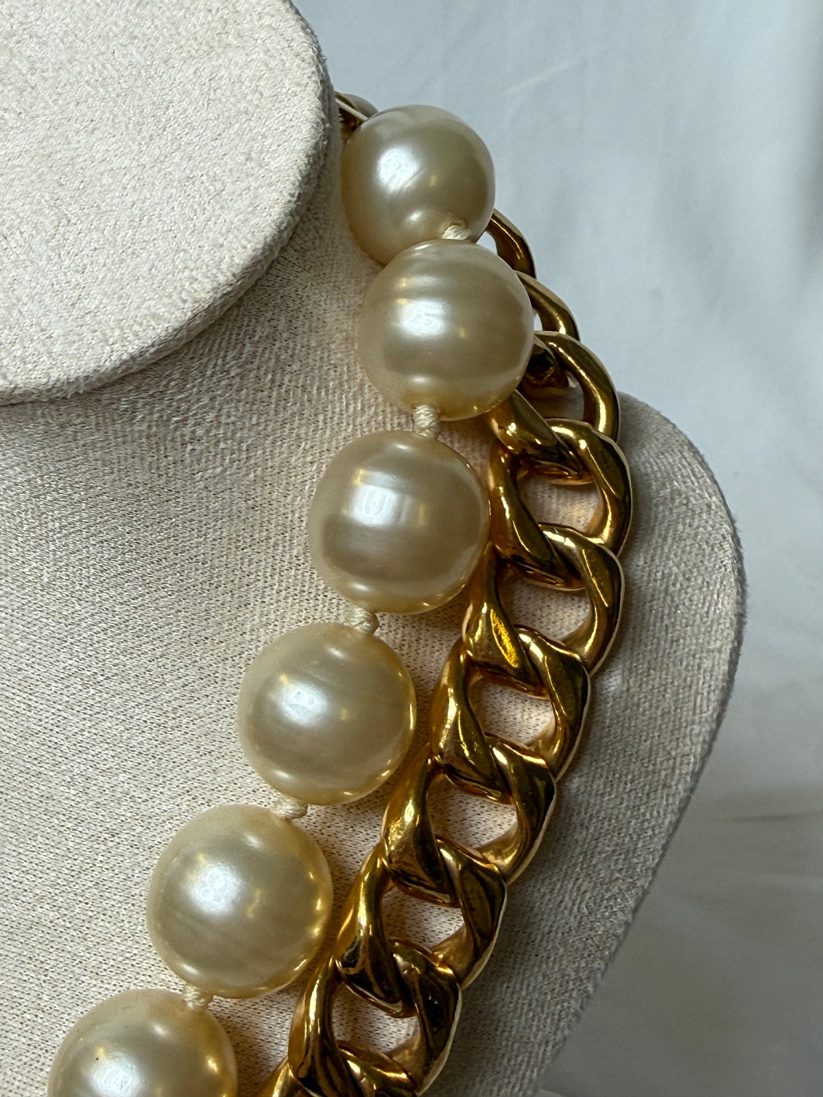 CHANEL Oversized Vintage Faux Pearl Curb Chain Necklace
