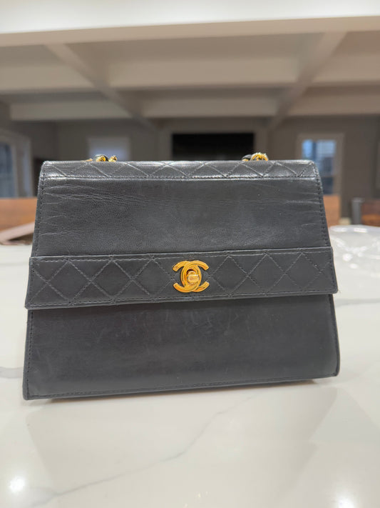 VINTAGE CHANEL BLACK TRAPEZOID BAG size small