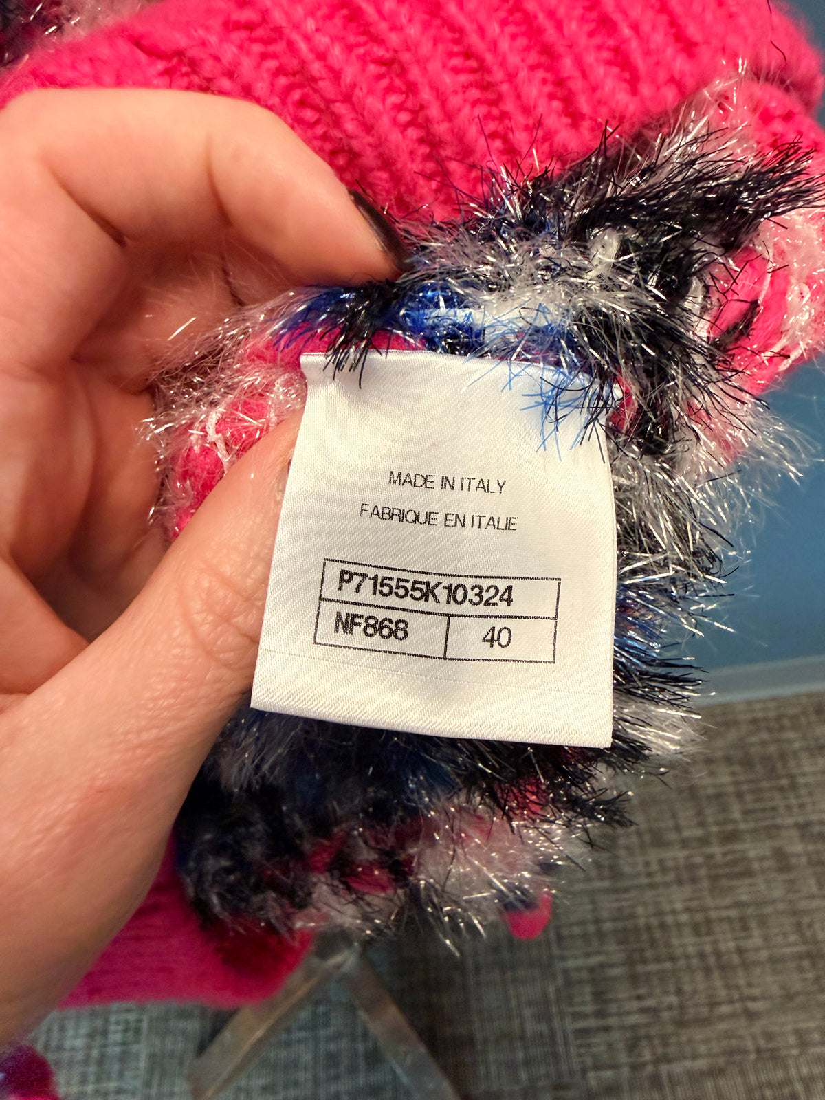 CHANEL 21K CC PINK BLUE BLACK WHITE CC LOGO CASHMERE SILK RUNWAY SWEATER