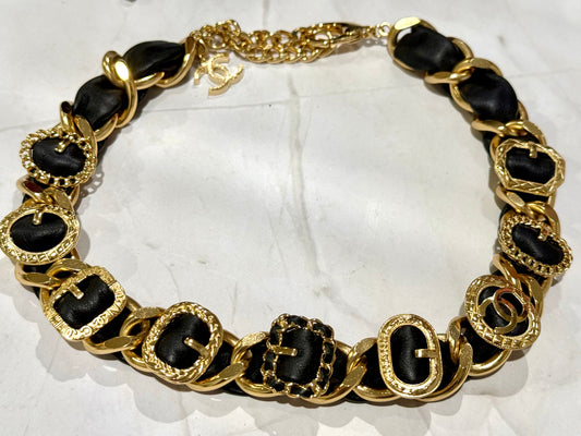 CHANEL LEATHER CHAIN INTERLACED BELT BUCKLE NECKLACE Golden