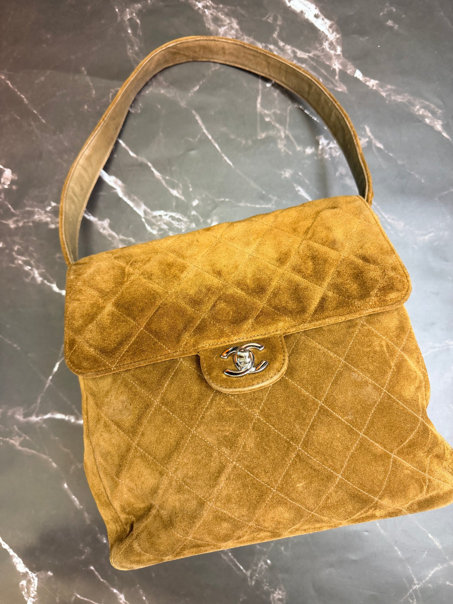 CHANEL Vintage RARE CC Logo Turnlock Quilted Suede two face Flap Shoulder Bag Brown
