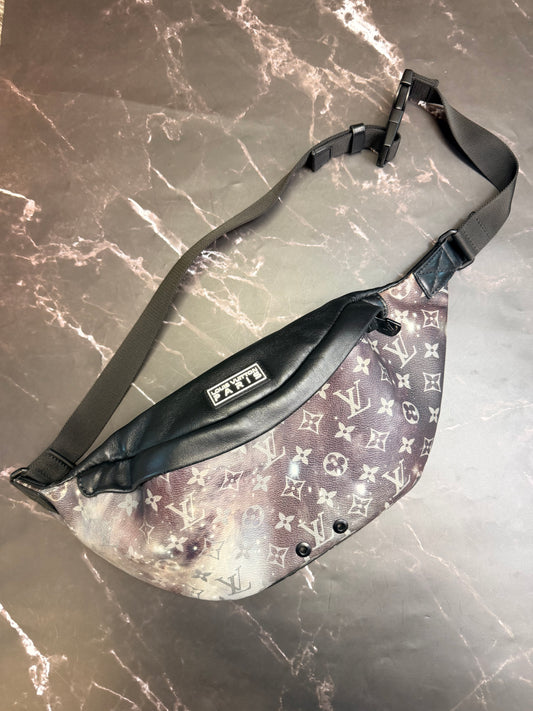 Pre-Owned Louis Vuitton Pre-Owned pre-owned monogram Galaxy Discovery belt bag
