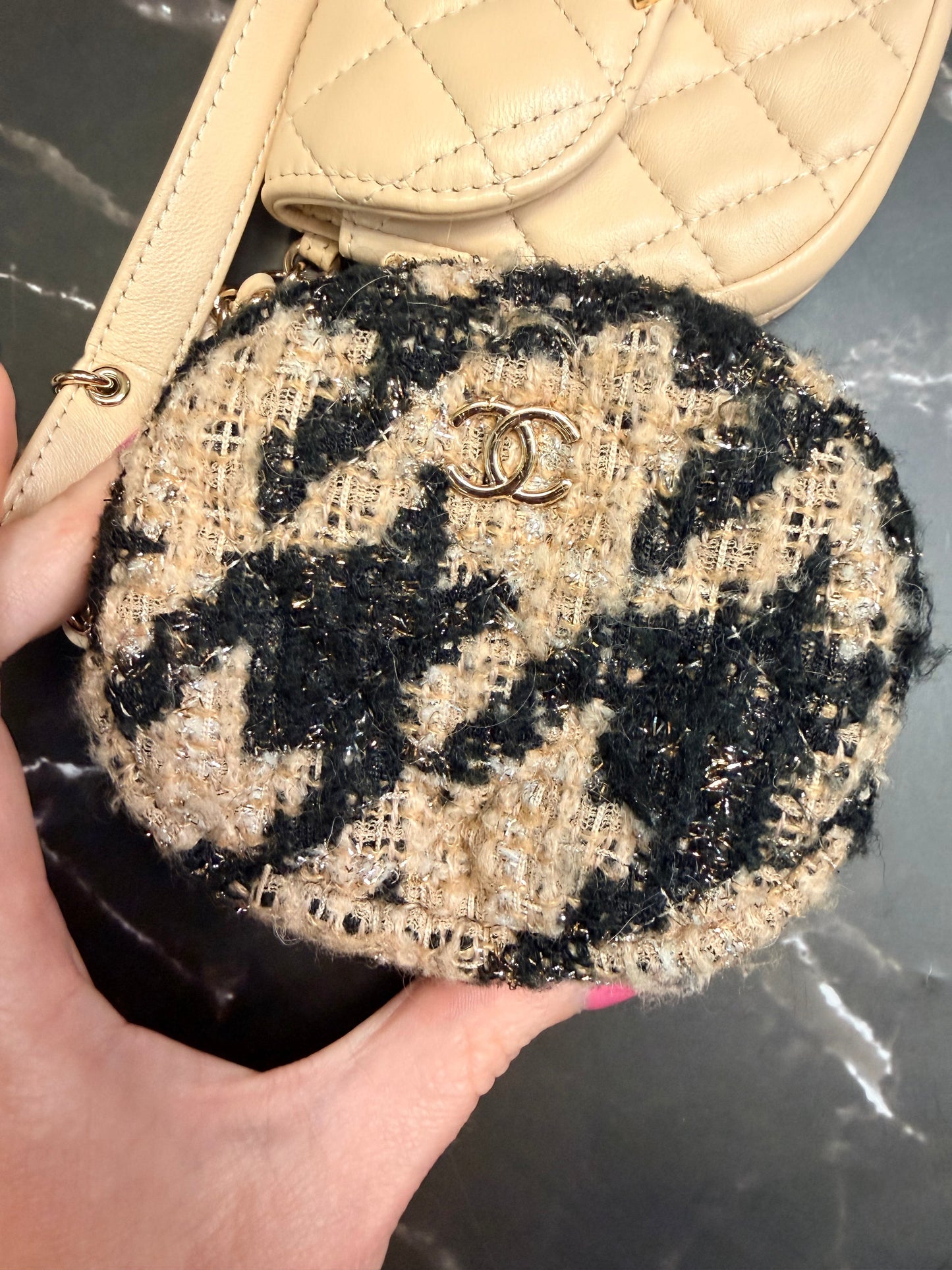 CHANEL 19K Beige Houndstooth Waist Belt Bag with Coin Purse