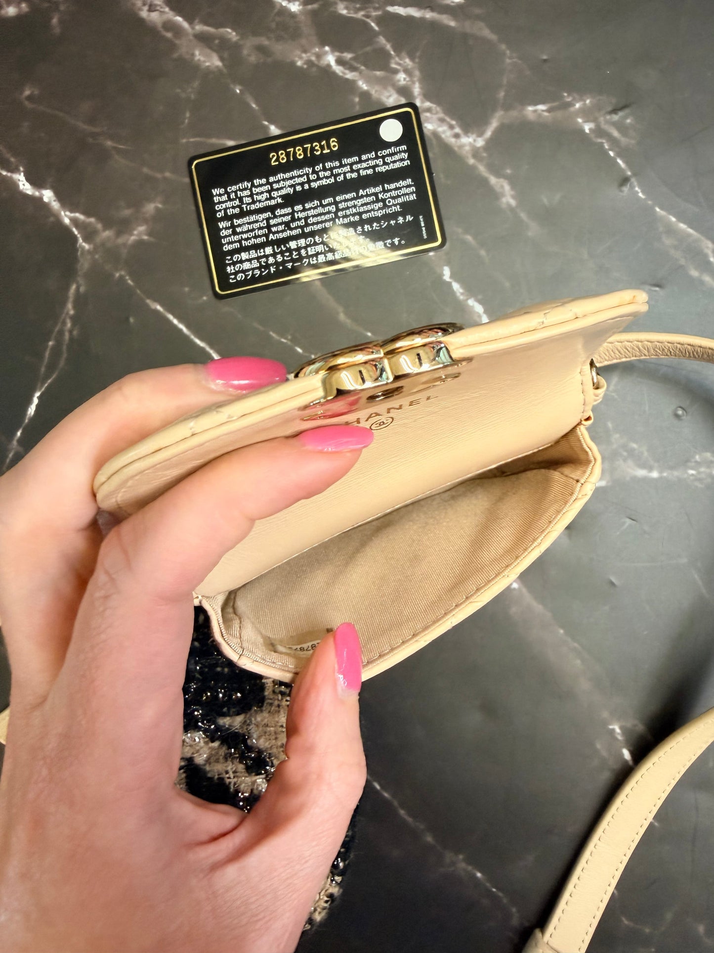 CHANEL 19K Beige Houndstooth Waist Belt Bag with Coin Purse