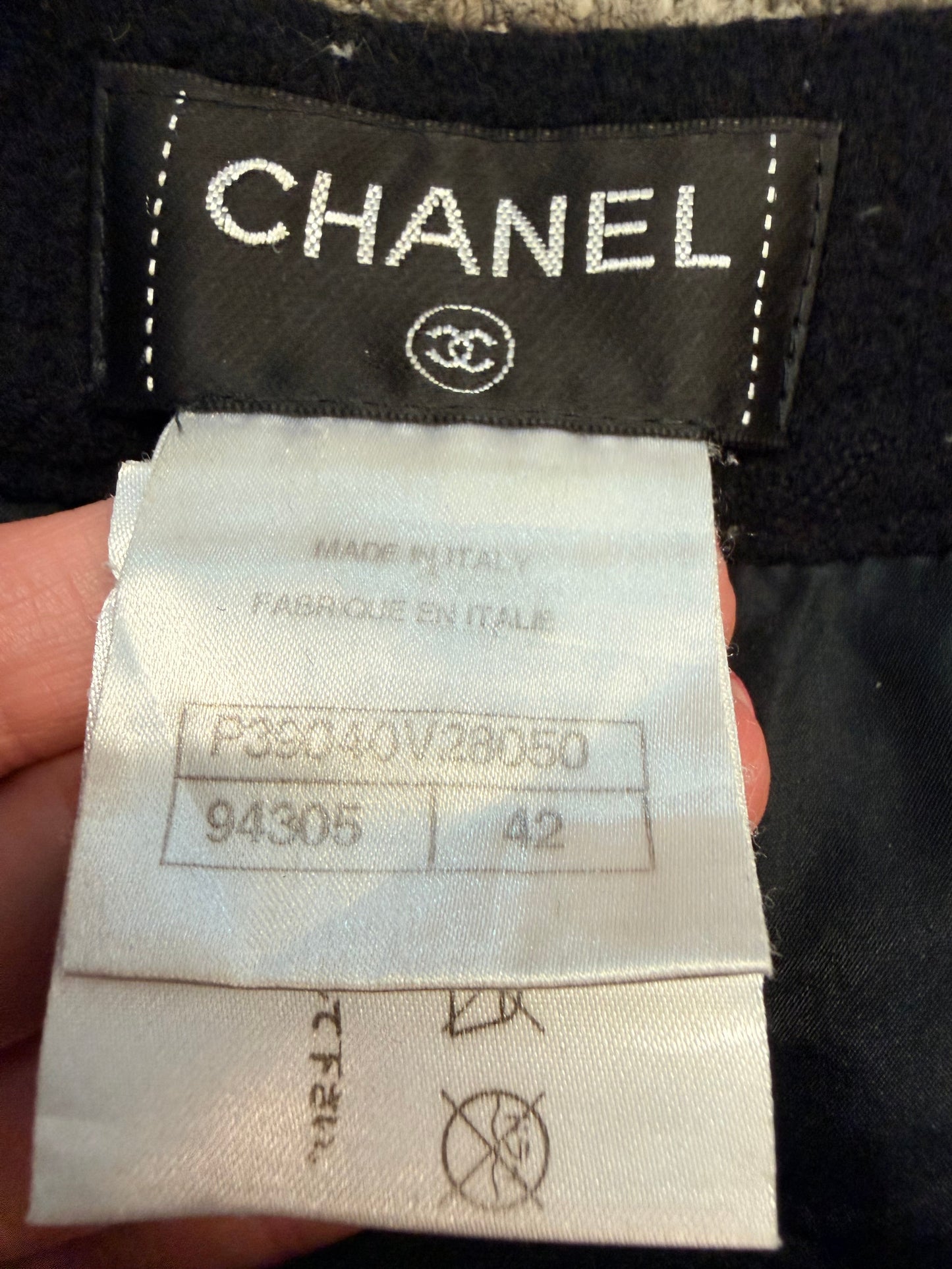 Chanel Black Tweed and Leather Shorts FR 42