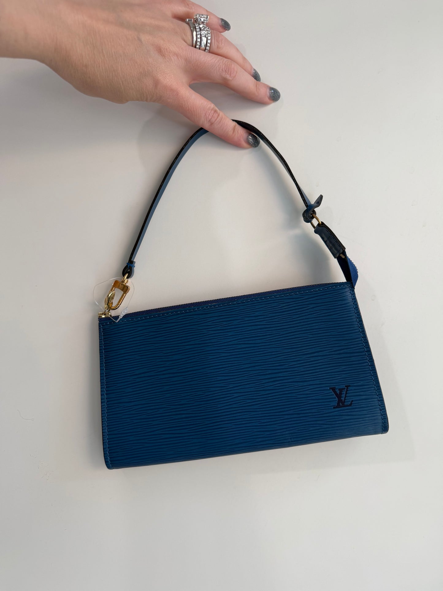 LOUIS VUITTON  Epi Pochette Accessories in Blue from 1995