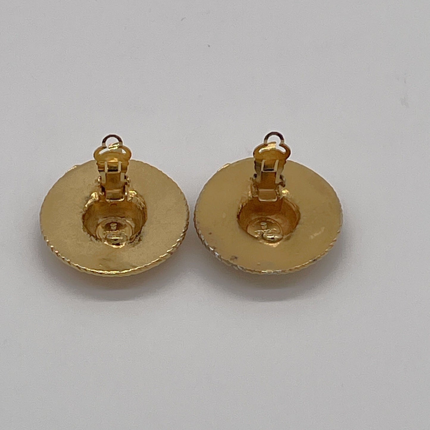 Chanel Vintage Gold Toned Straw Hat Clip On Earrings Golden Metal